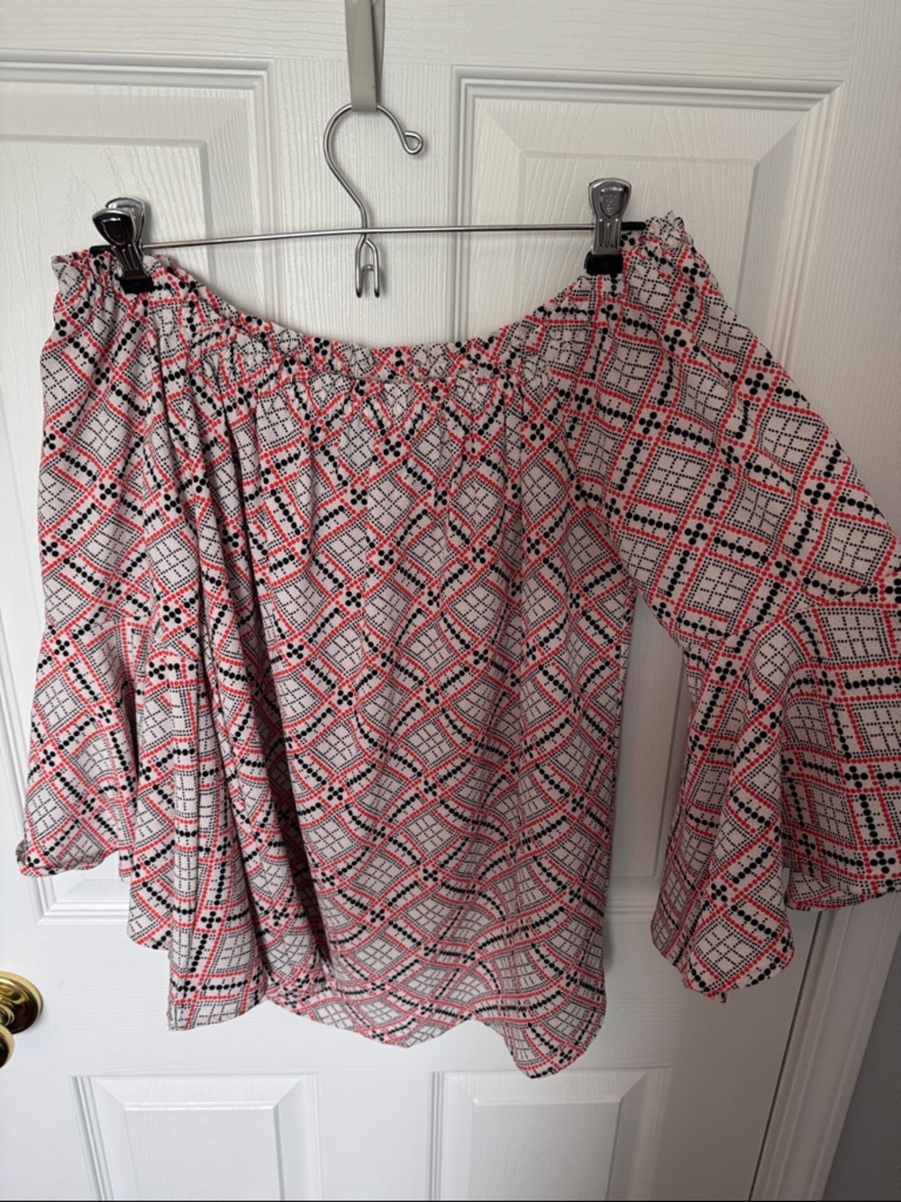 bobeau Pink and Black Geometric Off-Shoulder Top